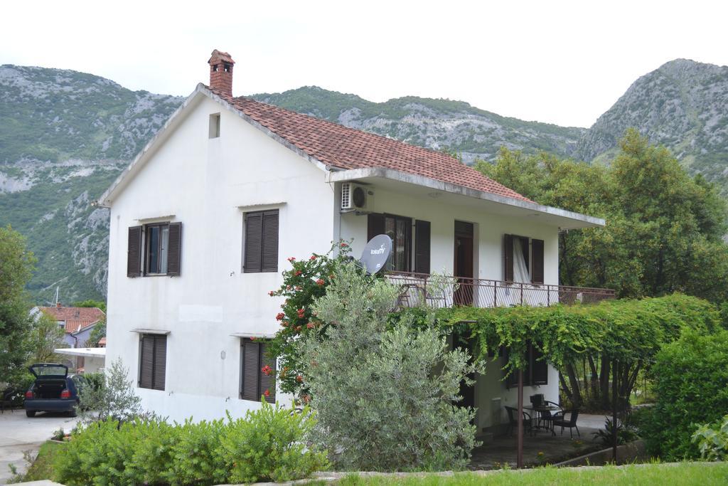 Apartments Nikovic Risan Exterior foto